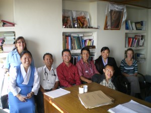 from left to right, Lynne,Matron Shitzu, Dr. sonam, dr. Tsering, Dr. Passang, Dr. Yangsum, Dr. Tashi (kneeling), Dr. Morag Mcdowall